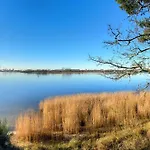 Appartement Sunlit Garden - Ruhig Am Wald Nahe Warnow - Fasssauna - Kamin