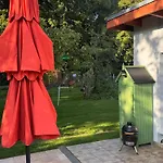 Appartement Sunlit Garden - Ruhig Am Wald Nahe Warnow - Fasssauna - Kamin Rostock