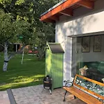 Appartamento Sunlit Garden - Ruhig Am Wald Nahe Warnow - Fasssauna - Kamin