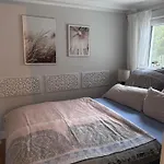 Appartement Sunlit Garden - Ruhig Am Wald Nahe Warnow - Fasssauna - Kamin Rostock