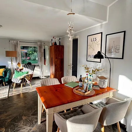 Sunlit Garden - Ruhig Am Wald Nahe Warnow - Fasssauna - Kamin Apartment *