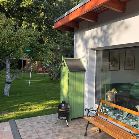 Apartment Sunlit Garden - Ruhig Am Wald Nahe Warnow - Fasssauna - Kamin